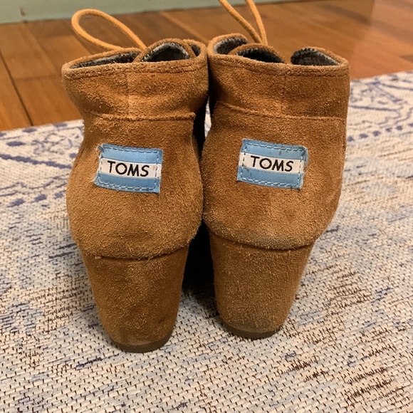 TOMS suede wedges! - Picture 3 of 4